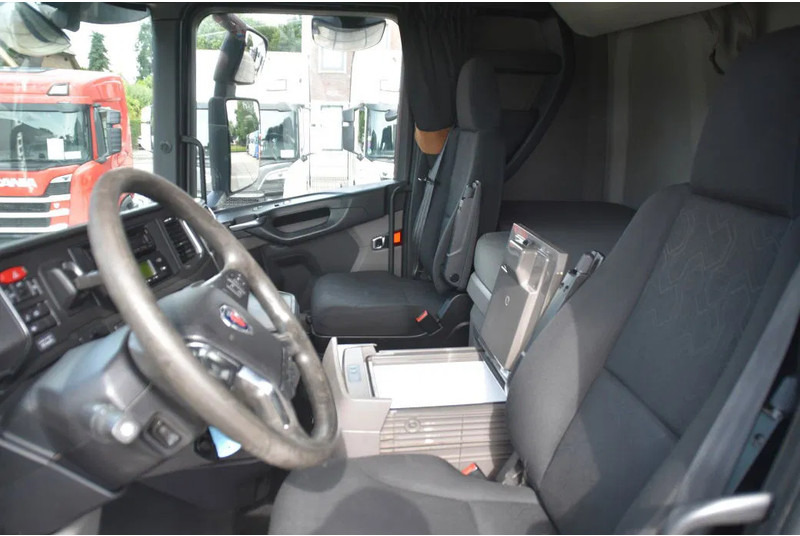 Scania S520 V8 NGS 6x2*4NB - THERMO KING - RETARDER - FULL AIR - WHEELBASE: 515 CM - LED LIGHTS - TOP CONDITION - - Camión frigorífico: foto 4 Scania S520 V8 NGS 6x2*4NB - THERMO KING - RETARDER - FULL AIR - WHEELBASE: 515 CM - LED LIGHTS - TOP CONDITION - - Camión frigorífico: foto 4