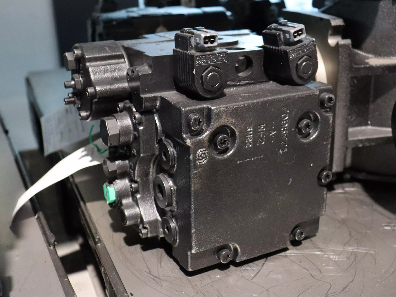 DANFOSS / SAUER 42R28DF8NN53UDXAP1Z3434N61NNNNN - Bomba hidráulica para Maquinaria de construcción: foto 2 DANFOSS / SAUER 42R28DF8NN53UDXAP1Z3434N61NNNNN - Bomba hidráulica para Maquinaria de construcción: foto 2