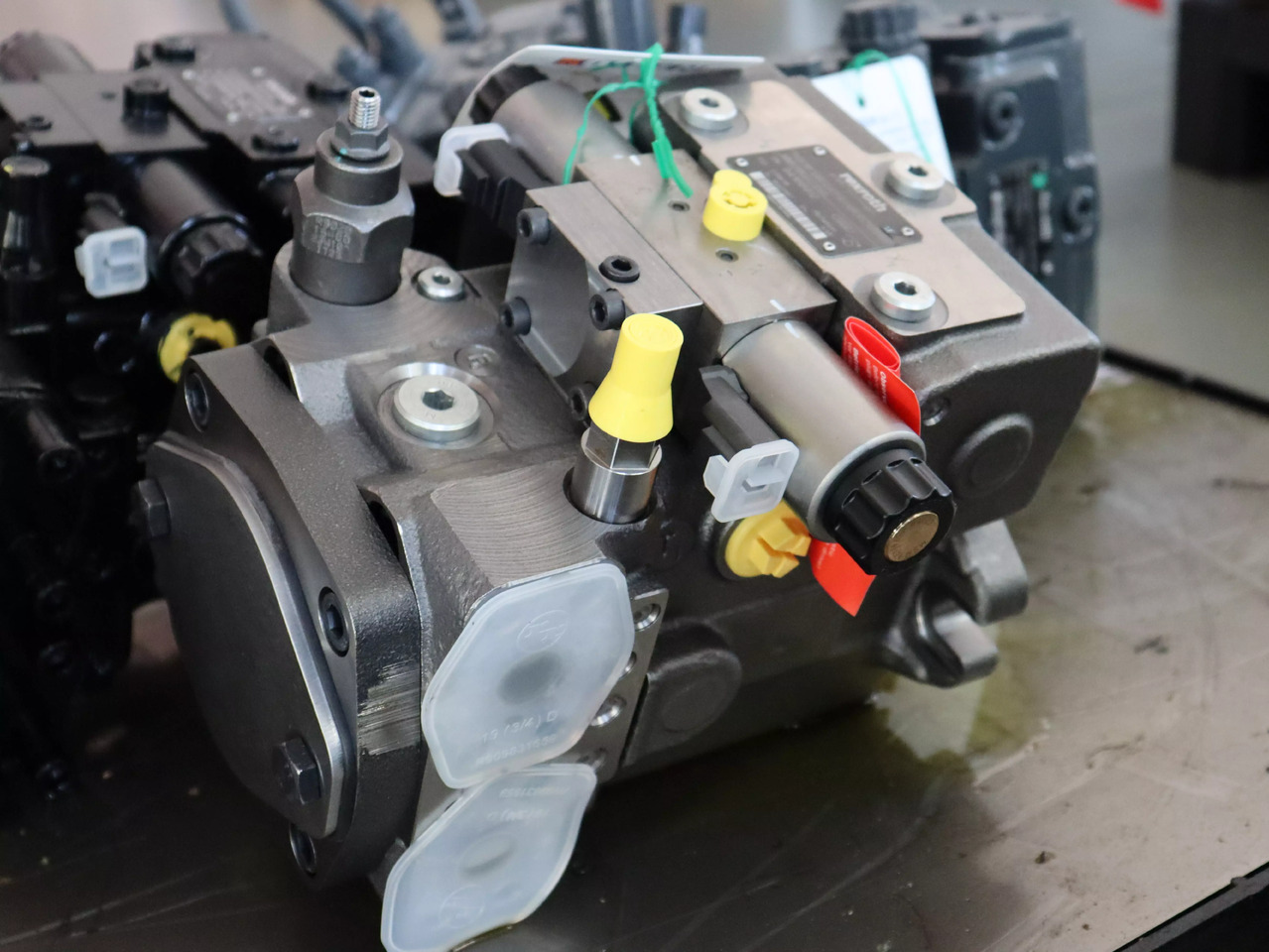 REXROTH A10VG28EP3D1/10R-NSC10F015SP - Bomba hidráulica para Maquinaria de construcción: foto 2 REXROTH A10VG28EP3D1/10R-NSC10F015SP - Bomba hidráulica para Maquinaria de construcción: foto 2