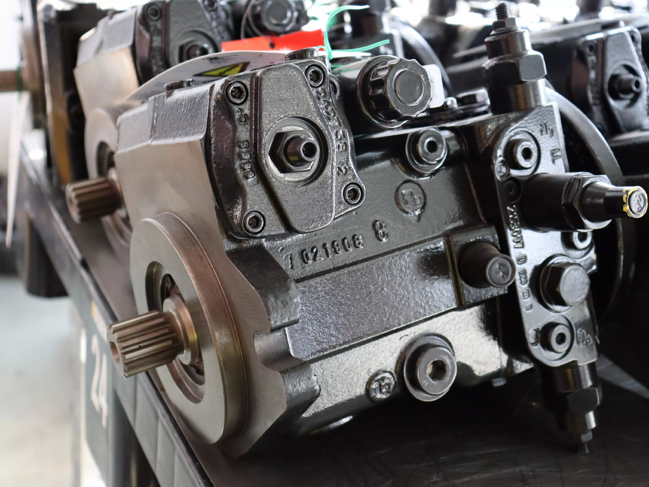 REXROTH A4VG40DA1D2/32R-NZC02F025SP-S - Bomba hidráulica para Maquinaria de construcción: foto 1 REXROTH A4VG40DA1D2/32R-NZC02F025SP-S - Bomba hidráulica para Maquinaria de construcción: foto 1