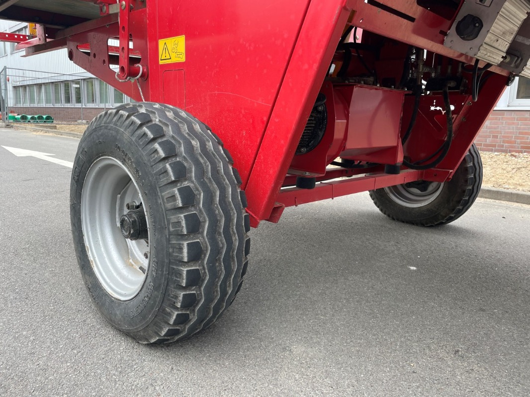 Grimme RH 16-40 E - Almacenamiento: foto 5 Grimme RH 16-40 E - Almacenamiento: foto 5