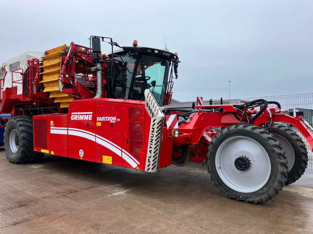 Grimme GRIMME Varitron 220 Platinum TT Self-Propelled Potato Harvester - Cosechadora: foto 1 Grimme GRIMME Varitron 220 Platinum TT Self-Propelled Potato Harvester - Cosechadora: foto 1