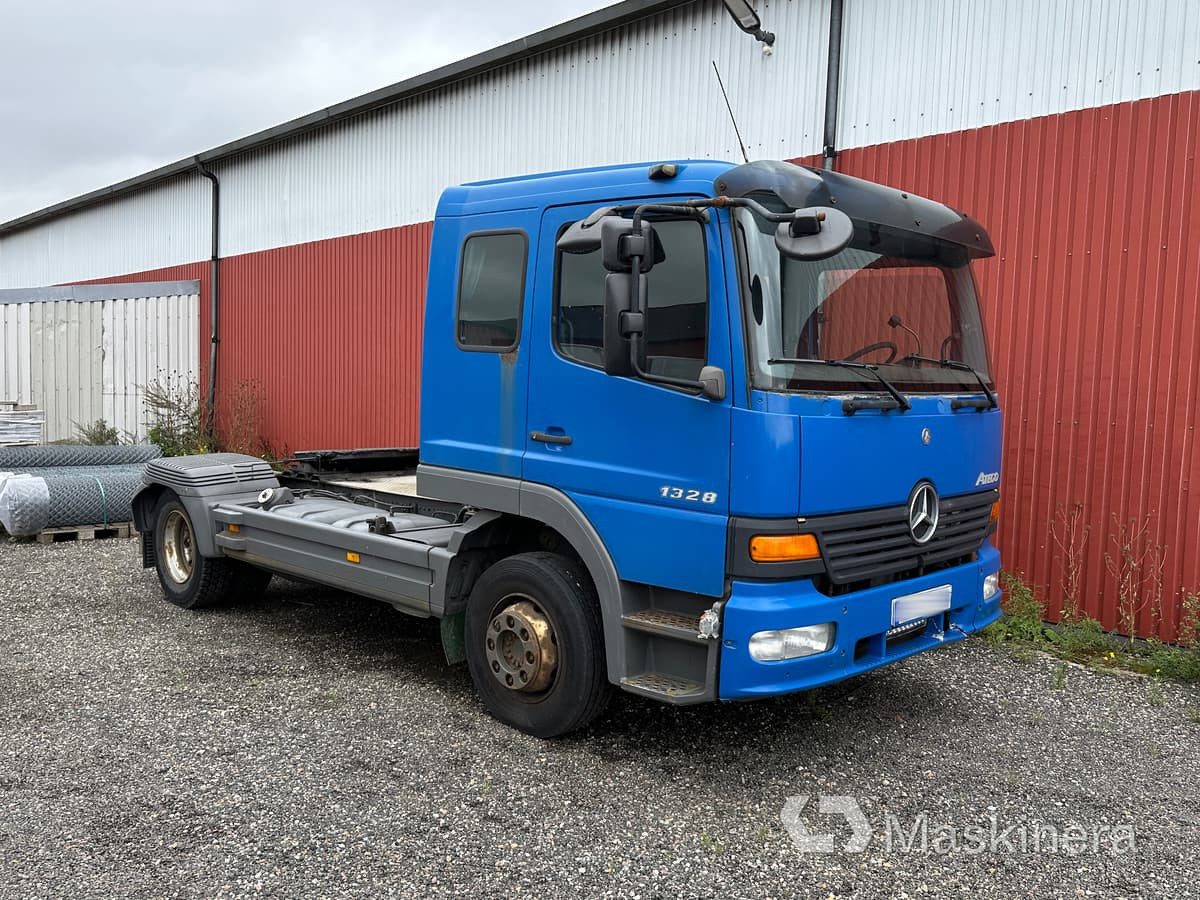 Lastbil Mercedes-Benz Atego 1328 LS 4X - Cabeza tractora: foto 1 Lastbil Mercedes-Benz Atego 1328 LS 4X - Cabeza tractora: foto 1