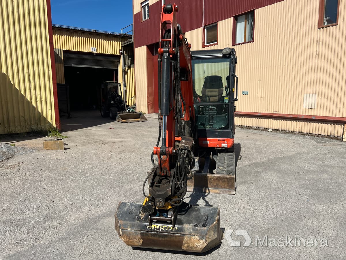 Grävmaskin Kubota KX027-4 - Excavadora de cadenas: foto 2 Grävmaskin Kubota KX027-4 - Excavadora de cadenas: foto 2