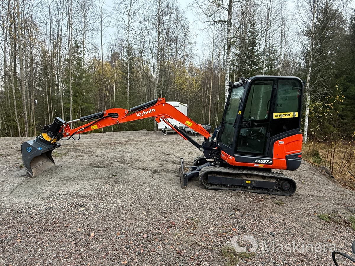 Grävmaskin Kubota KX027-4 med flera redskap - Excavadora de cadenas: foto 2 Grävmaskin Kubota KX027-4 med flera redskap - Excavadora de cadenas: foto 2