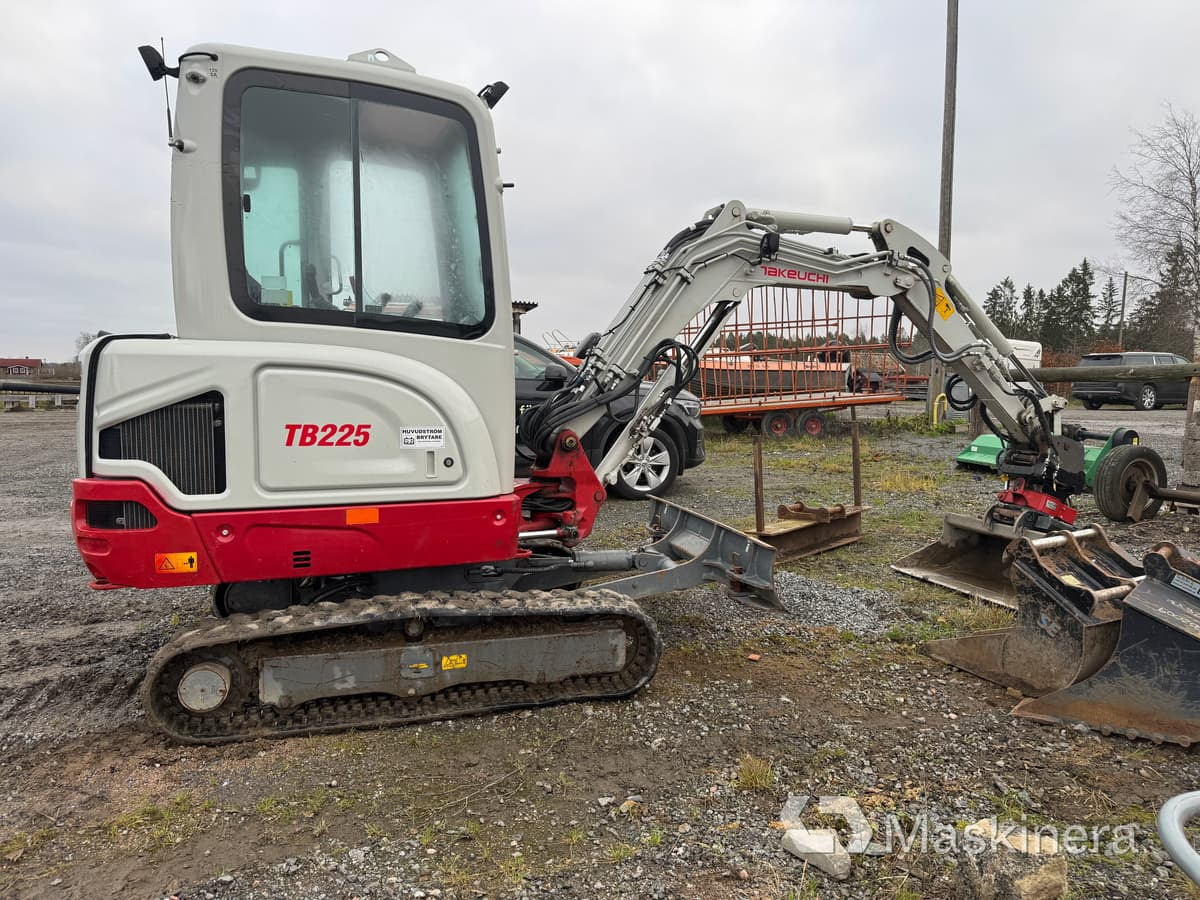 Grävmaskin Takeuchi TB225 - Excavadora de cadenas: foto 3 Grävmaskin Takeuchi TB225 - Excavadora de cadenas: foto 3