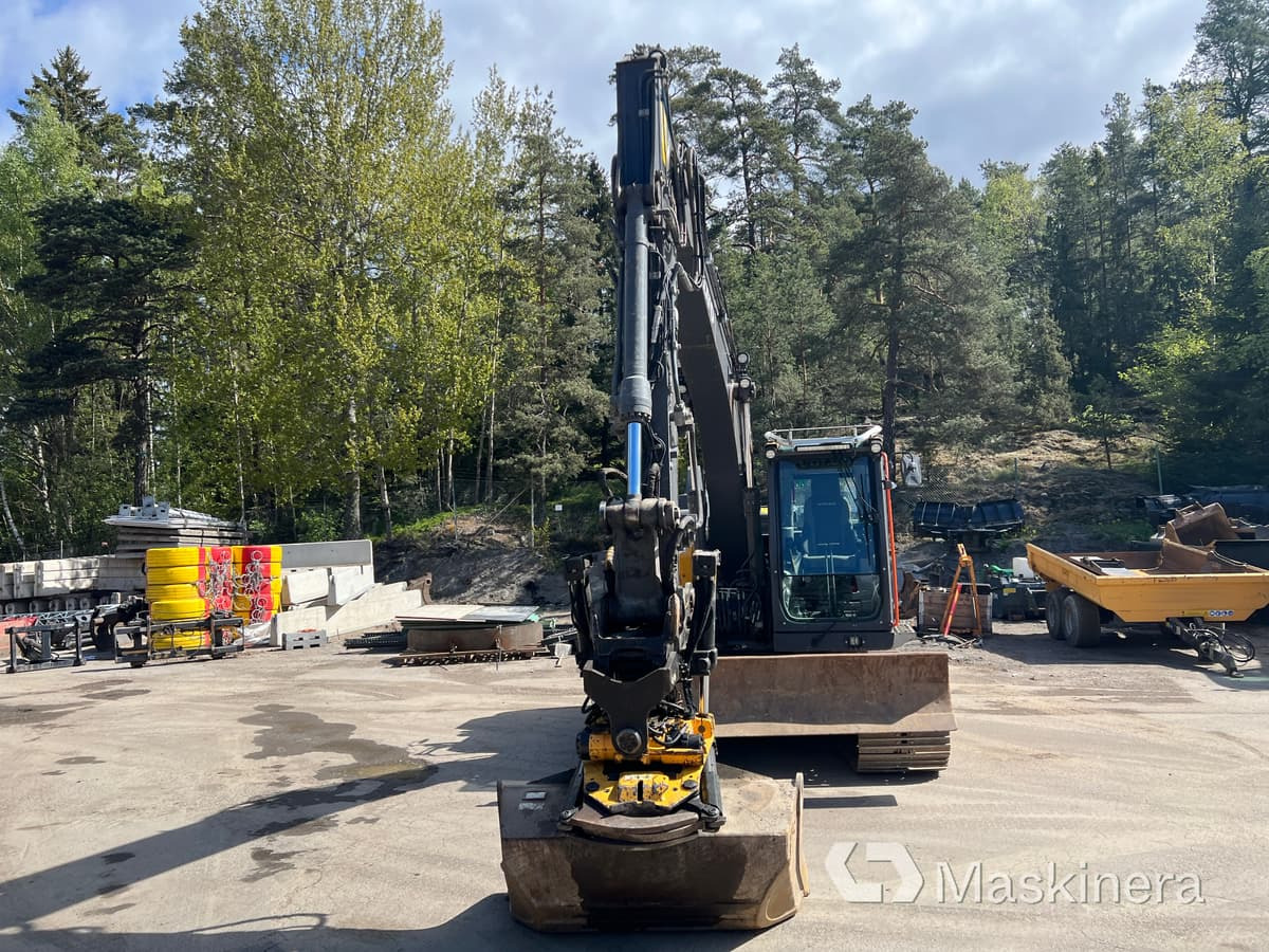Grävmaskin Volvo EC140EL med 3 skopor - Excavadora de cadenas: foto 2 Grävmaskin Volvo EC140EL med 3 skopor - Excavadora de cadenas: foto 2
