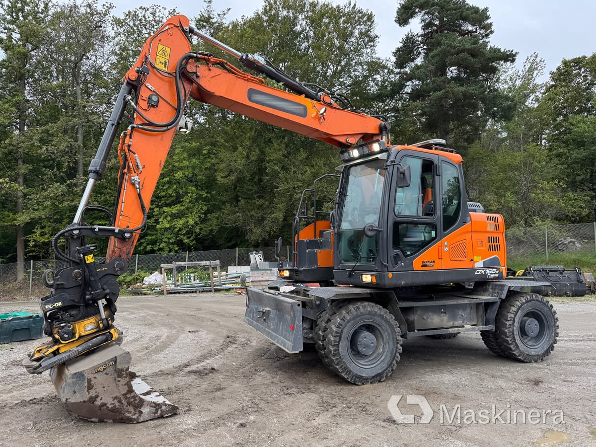 Hjulgrävare Doosan DX165 W-5 - Excavadora de cadenas: foto 1 Hjulgrävare Doosan DX165 W-5 - Excavadora de cadenas: foto 1