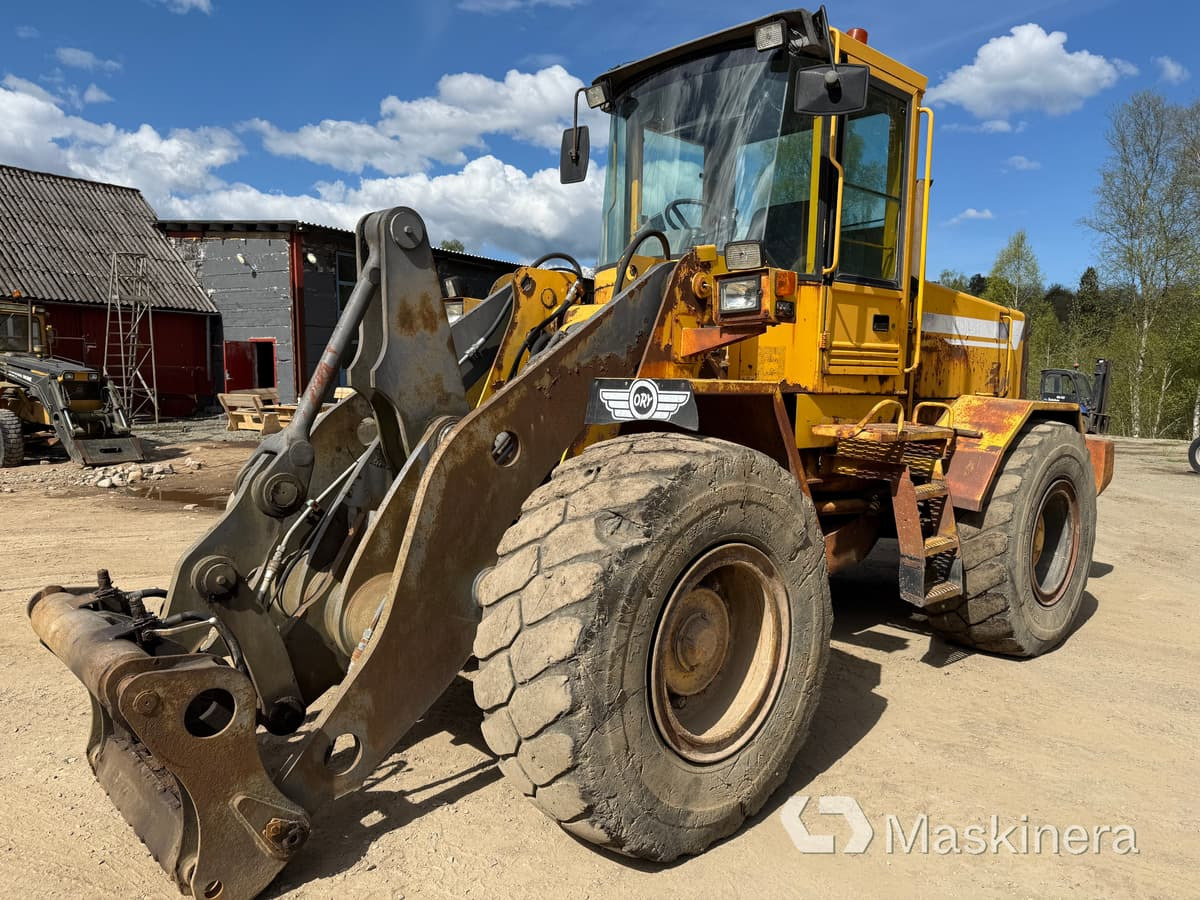 Hjullastare Volvo L90C - Cargadora de ruedas: foto 1 Hjullastare Volvo L90C - Cargadora de ruedas: foto 1
