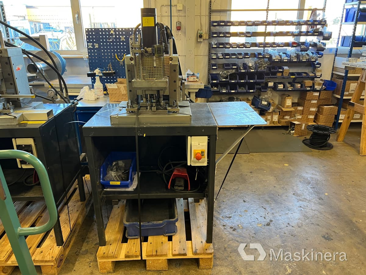 Hydraulisk press Santas Mekaniska DS88 - Máquina para metal: foto 1 Hydraulisk press Santas Mekaniska DS88 - Máquina para metal: foto 1