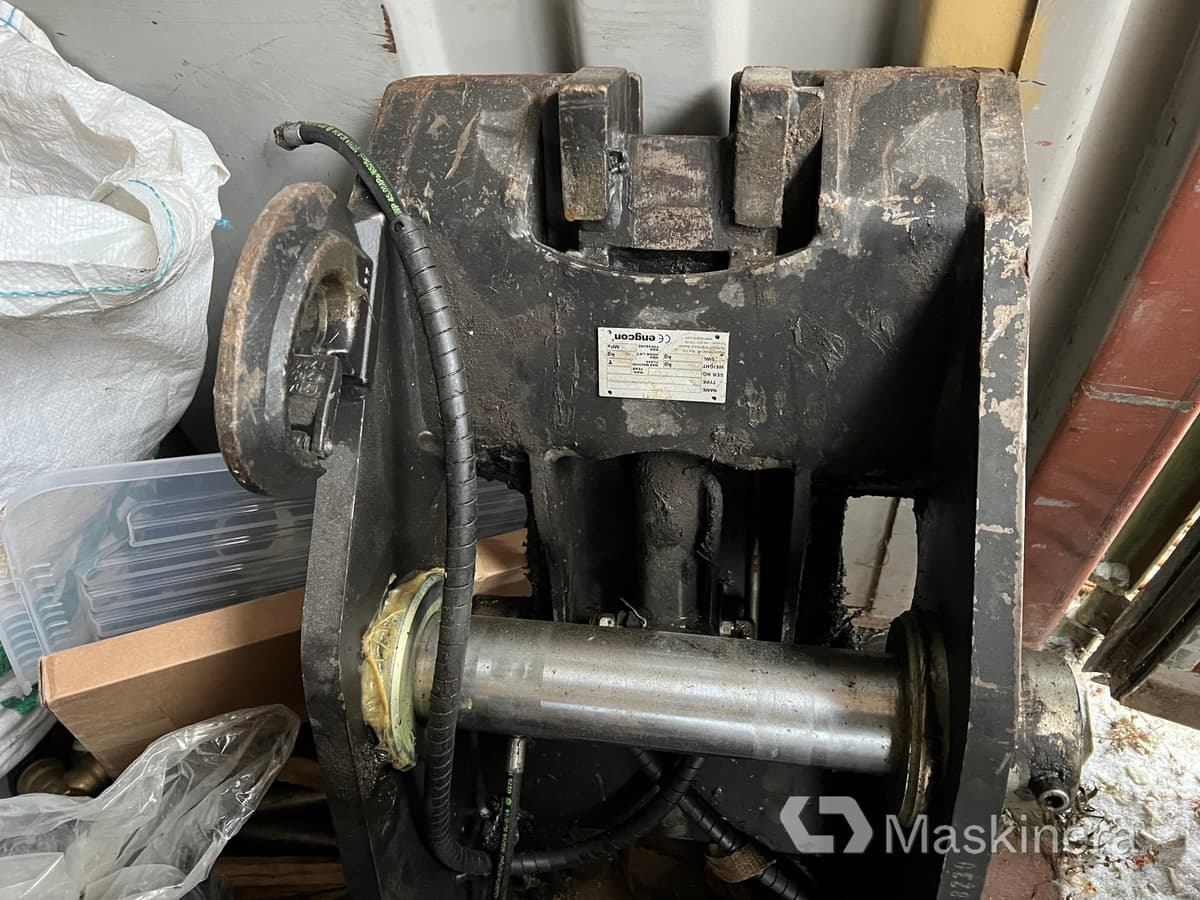 Redskapsfäste B20 Engcon RFS1 - Implemento para Maquinaria de construcción: foto 3 Redskapsfäste B20 Engcon RFS1 - Implemento para Maquinaria de construcción: foto 3