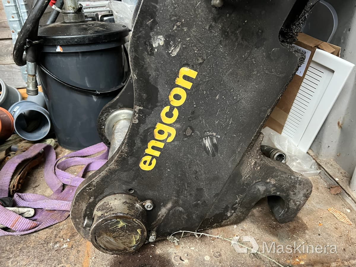 Redskapsfäste B20 Engcon RFS1 - Implemento para Maquinaria de construcción: foto 5 Redskapsfäste B20 Engcon RFS1 - Implemento para Maquinaria de construcción: foto 5