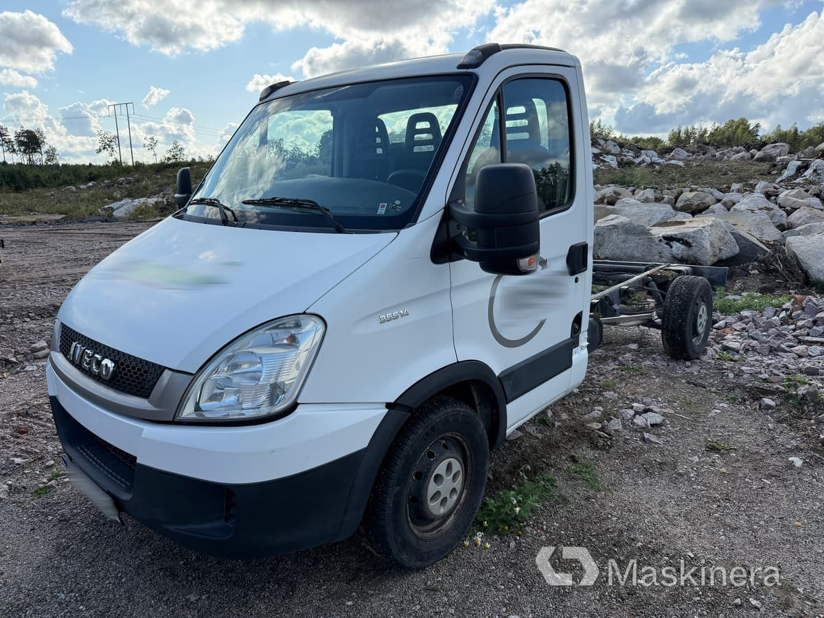 Iveco 35S14/3.0 Chassi (Rep. objekt) - Furgón: foto 1 Iveco 35S14/3.0 Chassi (Rep. objekt) - Furgón: foto 1