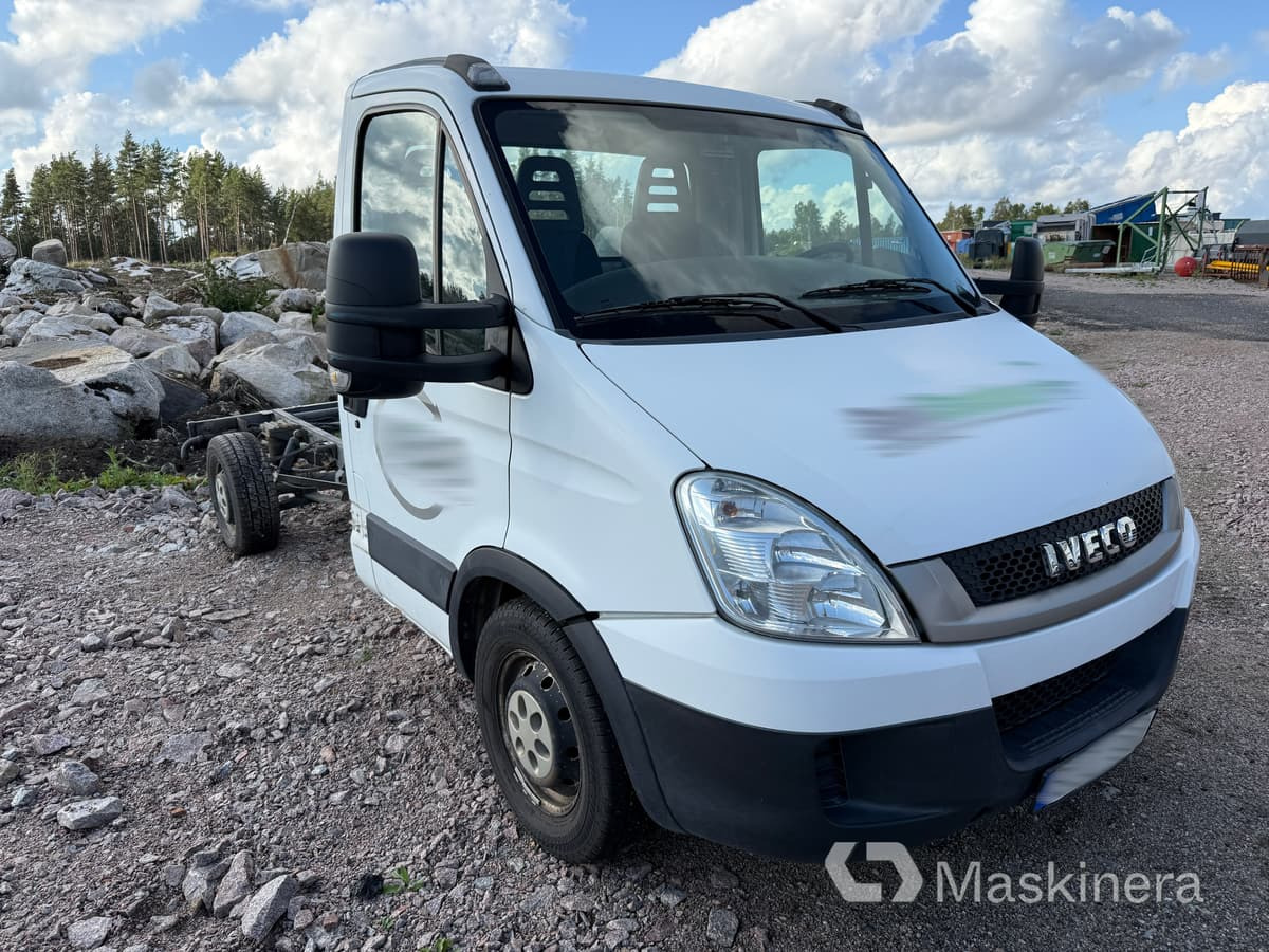 Iveco 35S14/3.0 Chassi (Rep. objekt) - Furgón: foto 3 Iveco 35S14/3.0 Chassi (Rep. objekt) - Furgón: foto 3