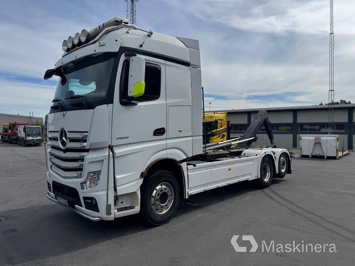 Lastväxlare Mercedes-Benz Actros - Camión multibasculante: foto 1 Lastväxlare Mercedes-Benz Actros - Camión multibasculante: foto 1