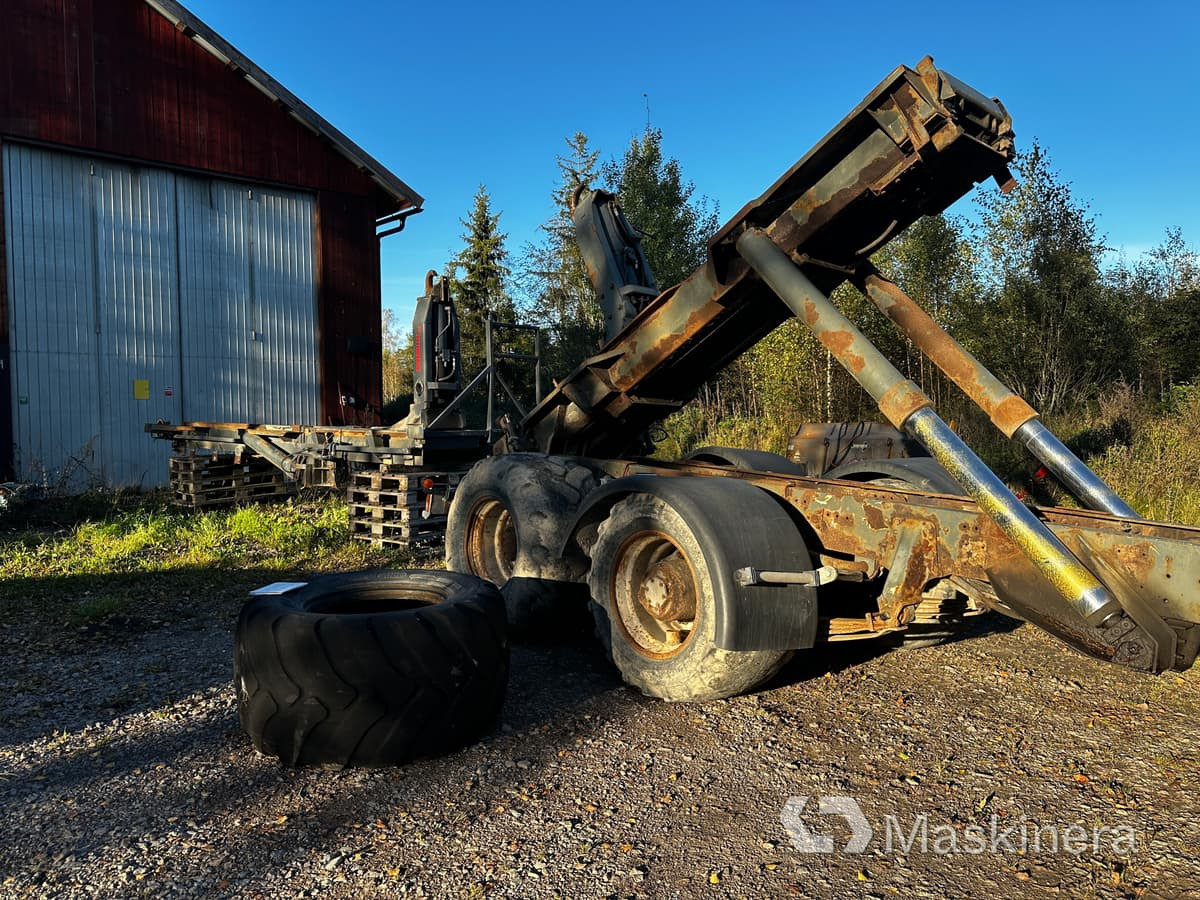 Livab kran Lastväxlarsläp Livab krok (Rep.Objekt) - Remolque multilift/ Portacontenedores de cadenas: foto 3 Livab kran Lastväxlarsläp Livab krok (Rep.Objekt) - Remolque multilift/ Portacontenedores de cadenas: foto 3