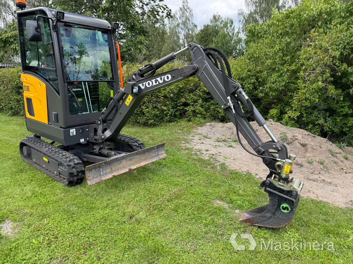 Minigrävare Volvo EC18R Minigrävare Volvo EC18E med trailer - Excavadora de cadenas: foto 4 Minigrävare Volvo EC18R Minigrävare Volvo EC18E med trailer - Excavadora de cadenas: foto 4