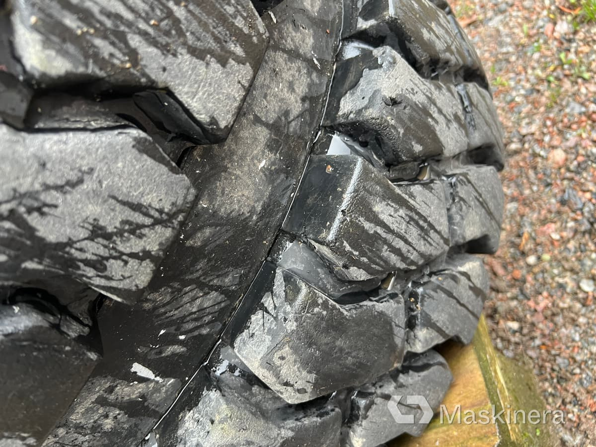 Mitas FL-08 Twindäck på fälg Mitas 7,50-15, 4 st - Rueda completa para Maquinaria de construcción: foto 4 Mitas FL-08 Twindäck på fälg Mitas 7,50-15, 4 st - Rueda completa para Maquinaria de construcción: foto 4