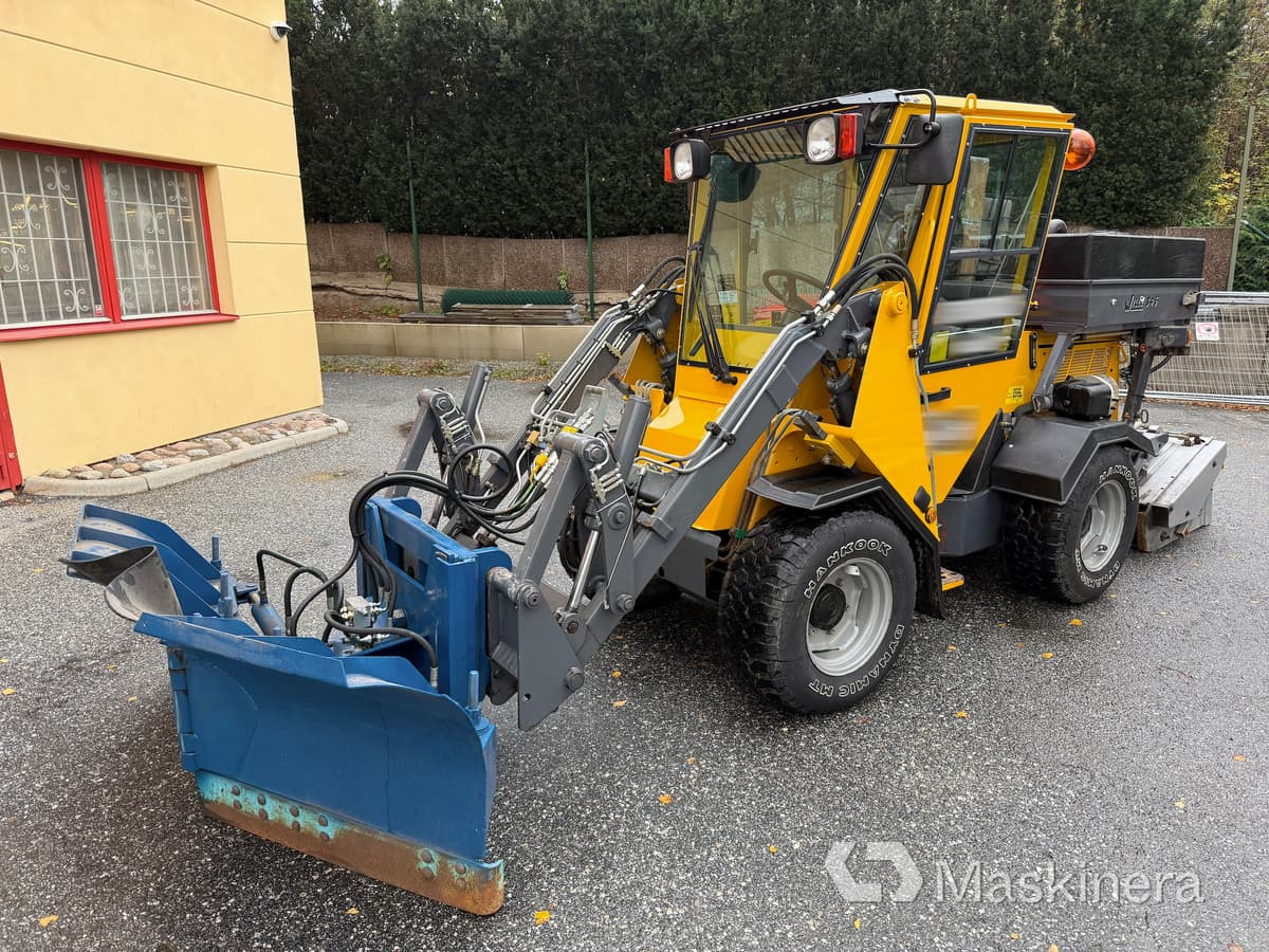 Redskapsbärare Wille 345 med snöutrustning - Máquina quitanieve: foto 1 Redskapsbärare Wille 345 med snöutrustning - Máquina quitanieve: foto 1