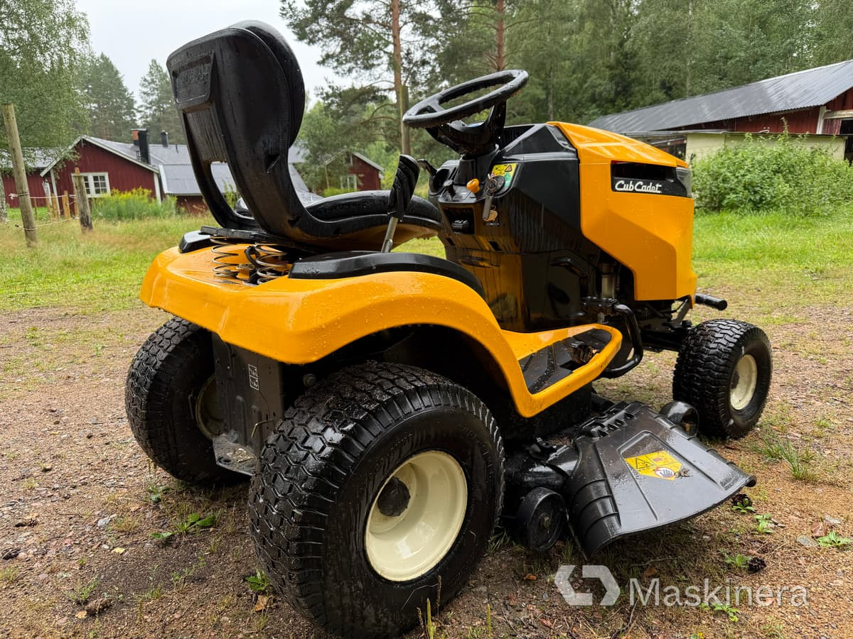Trädgårdstraktor Cub Cadet XT1 - Cortacésped: foto 5 Trädgårdstraktor Cub Cadet XT1 - Cortacésped: foto 5
