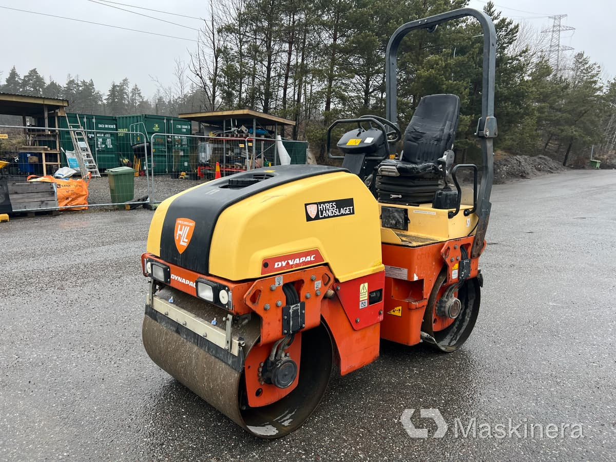 Vält Dynapac CC1100 - Apisonadora de asfalto: foto 1 Vält Dynapac CC1100 - Apisonadora de asfalto: foto 1