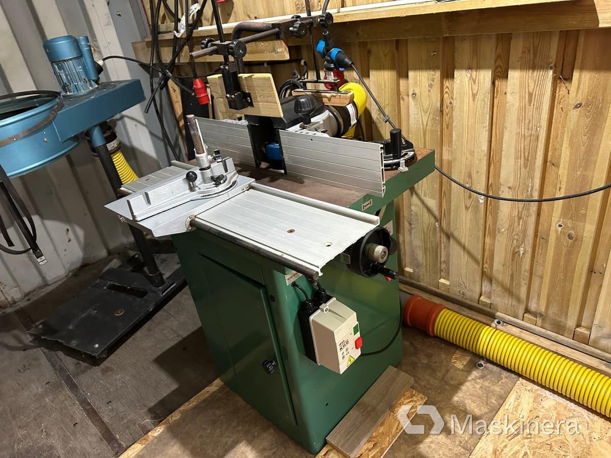 Vertikalfräs KUFO SK-28SP med LUNA spånsug - Máquina para madera: foto 2 Vertikalfräs KUFO SK-28SP med LUNA spånsug - Máquina para madera: foto 2