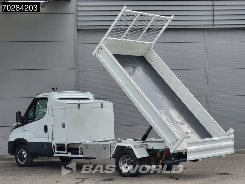Iveco Daily 35C18 3.0L Automaat Kipper met Kist Dubbellucht 3,5t Trekhaak Cruise Euro6 Tipper Benne Kieper 2m3 Trekhaak Cruise control - Furgoneta basculante: foto 3 Iveco Daily 35C18 3.0L Automaat Kipper met Kist Dubbellucht 3,5t Trekhaak Cruise Euro6 Tipper Benne Kieper 2m3 Trekhaak Cruise control - Furgoneta basculante: foto 3