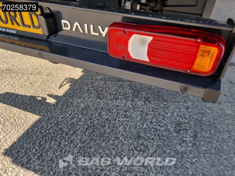 Iveco Daily 35C21 3.0L Black Edition Automaat 210PK 2025-Model Open laadbak Dubbellucht CarPlay ACC LED 3,5T Trekvermogen Euro6 Pritsche Pic - Furgoneta caja abierta: foto 2 Iveco Daily 35C21 3.0L Black Edition Automaat 210PK 2025-Model Open laadbak Dubbellucht CarPlay ACC LED 3,5T Trekvermogen Euro6 Pritsche Pic - Furgoneta caja abierta: foto 2