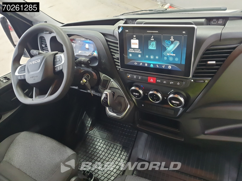 Foto del interior 1: Furgoneta frigorifica nuevo Iveco Daily 35S18 Koelwagen 3.0L Automaat L3H2 Thermo King V 200 MAX 230V Stekker ACC Navi Koel Kühlkasten 13m3 Airco