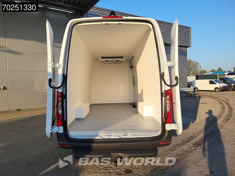 Mercedes-Benz Sprinter 317 CDI L3H2 Koelwagen Thermo King V-200 MAX 230V Stekker Trekhaak Airco Cruise Camera Navi Koeler Koel Kühlwagen 12m3 Airco Tre - Furgoneta frigorifica: foto 3 Mercedes-Benz Sprinter 317 CDI L3H2 Koelwagen Thermo King V-200 MAX 230V Stekker Trekhaak Airco Cruise Camera Navi Koeler Koel Kühlwagen 12m3 Airco Tre - Furgoneta frigorifica: foto 3