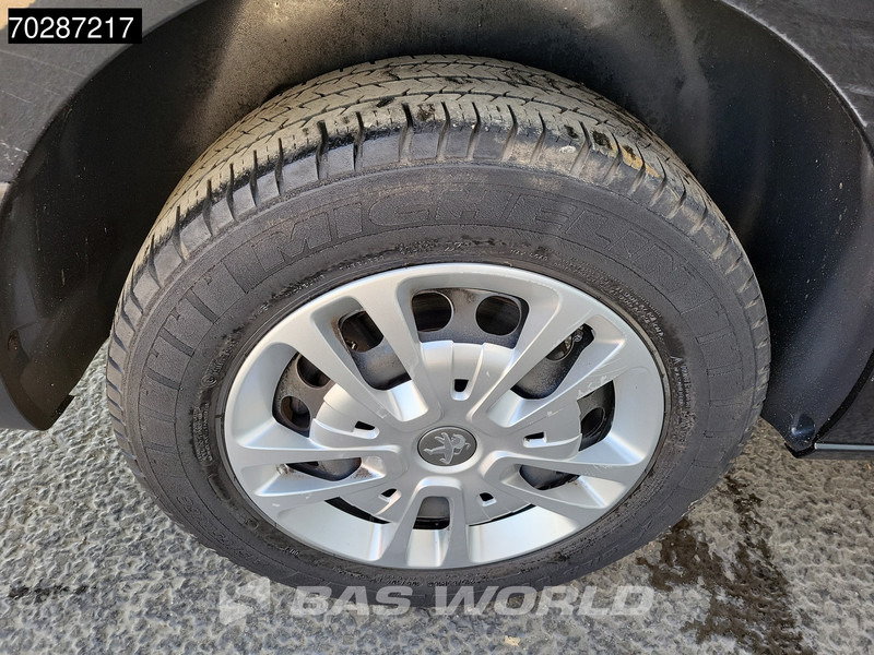 Peugeot Expert 120pk L3H1 Trekhaak Airco Cruise Imperiaal Parkeersensoren Euro6 L3 6m3 Airco Trekhaak Cruise control - Furgoneta pequeña: foto 3 Peugeot Expert 120pk L3H1 Trekhaak Airco Cruise Imperiaal Parkeersensoren Euro6 L3 6m3 Airco Trekhaak Cruise control - Furgoneta pequeña: foto 3