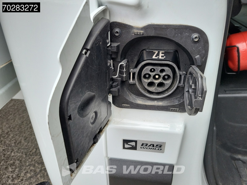 Furgoneta caja cerrada, Furgoneta eléctrica Renault Master Z.E. 77PK Elektrisch 33kWh WLTP 120km Bakwagen LED Navi Airco Euro6 Meubelbak Koffer 21m3 Airco: foto 8