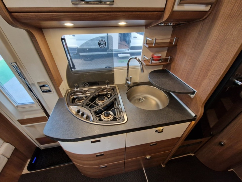 Autocaravana integral Carthago C-Tourer I 143: foto 9