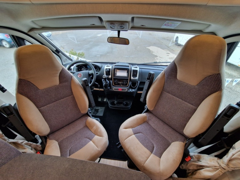 Carthago C-Tourer T 143 LE - Autocaravana perfilada: foto 5 Carthago C-Tourer T 143 LE - Autocaravana perfilada: foto 5