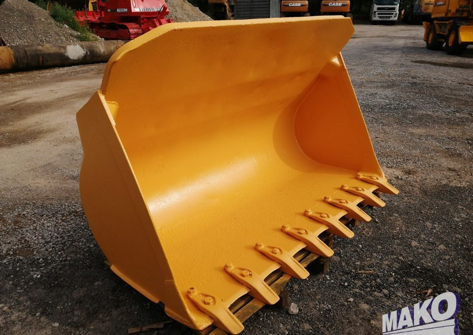 Łyżka 215cm do ładowarki 2m³ - Implemento para Maquinaria de construcción: foto 4 Łyżka 215cm do ładowarki 2m³ - Implemento para Maquinaria de construcción: foto 4