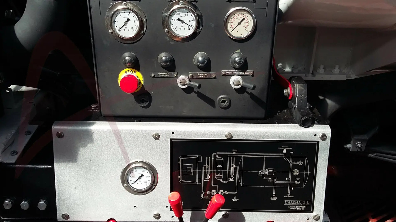 AVGAS B-100 - Camión cisterna: foto 5 AVGAS B-100 - Camión cisterna: foto 5