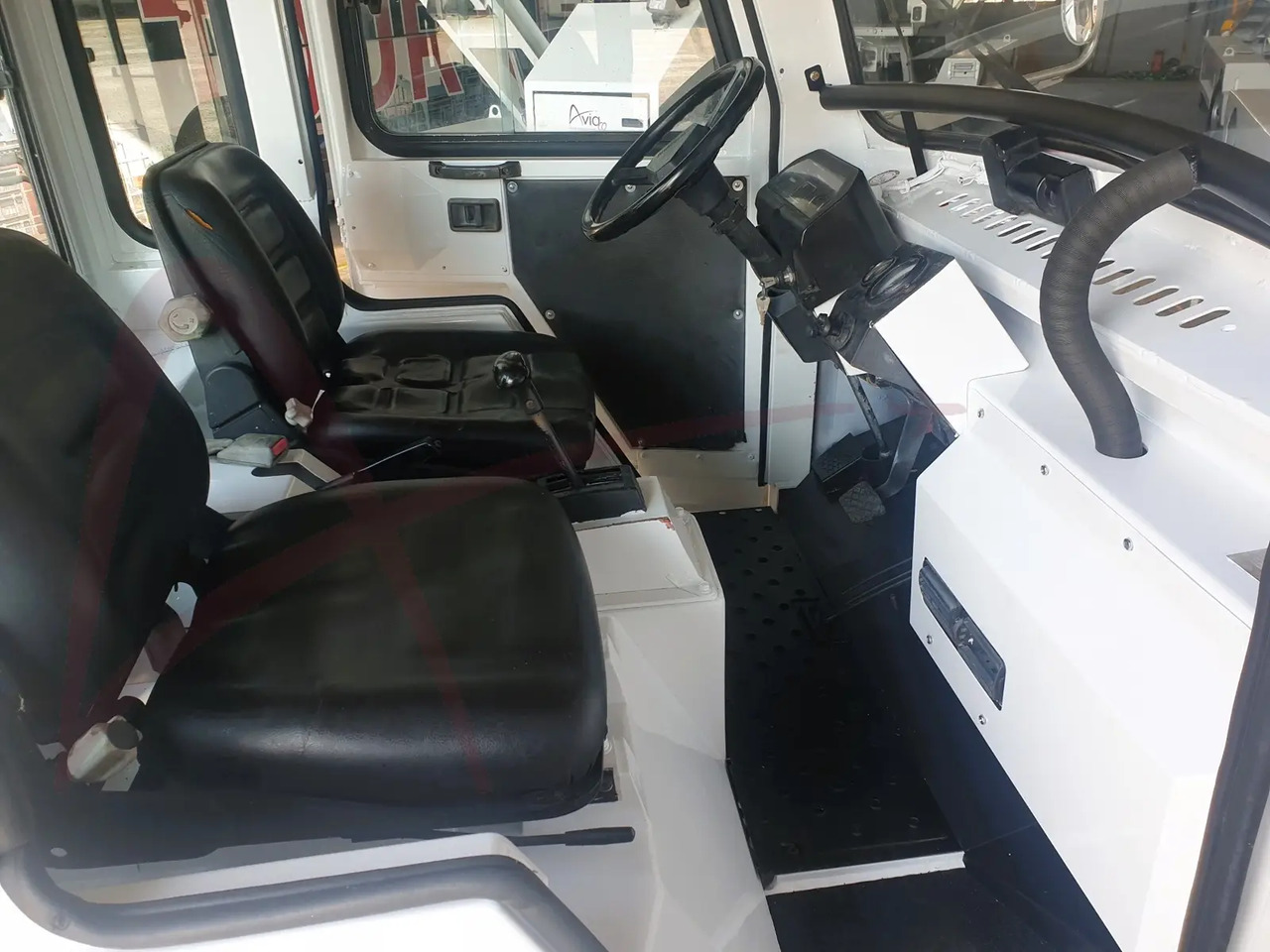 NISSAN FV02 - Tractor de equipaje: foto 5 NISSAN FV02 - Tractor de equipaje: foto 5
