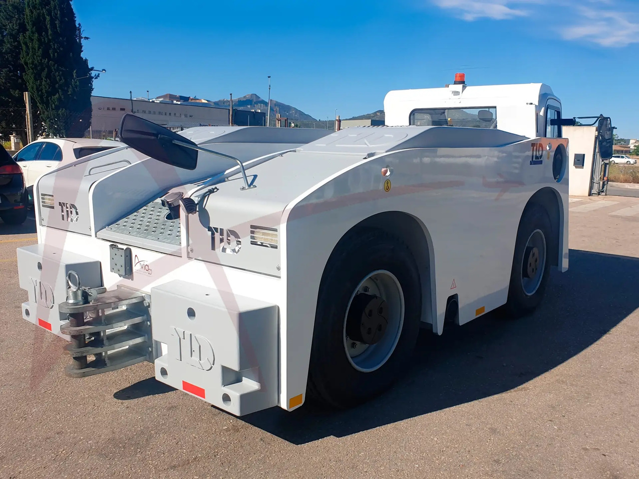 TLD TMX 350-28 - Remolcador de aviones: foto 2 TLD TMX 350-28 - Remolcador de aviones: foto 2