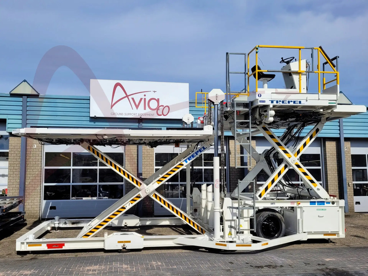 TREPEL CHAMP 70W - Cargadora de contenedores/ Palets: foto 5 TREPEL CHAMP 70W - Cargadora de contenedores/ Palets: foto 5