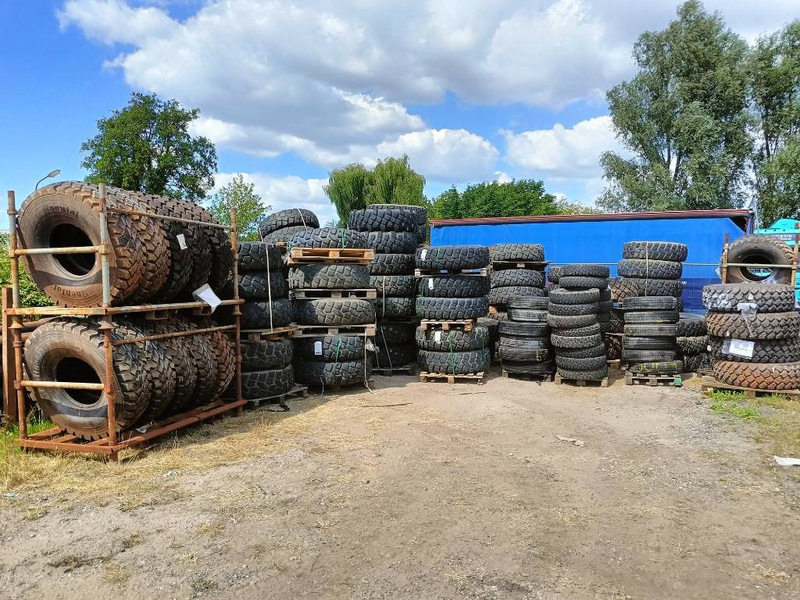 Michelin 6,50 R16 C 7,00R16 C 22/100R16 255/100R16 banden l - Neumáticos y llantas para Maquinaria de construcción: foto 1 Michelin 6,50 R16 C 7,00R16 C 22/100R16 255/100R16 banden l - Neumáticos y llantas para Maquinaria de construcción: foto 1