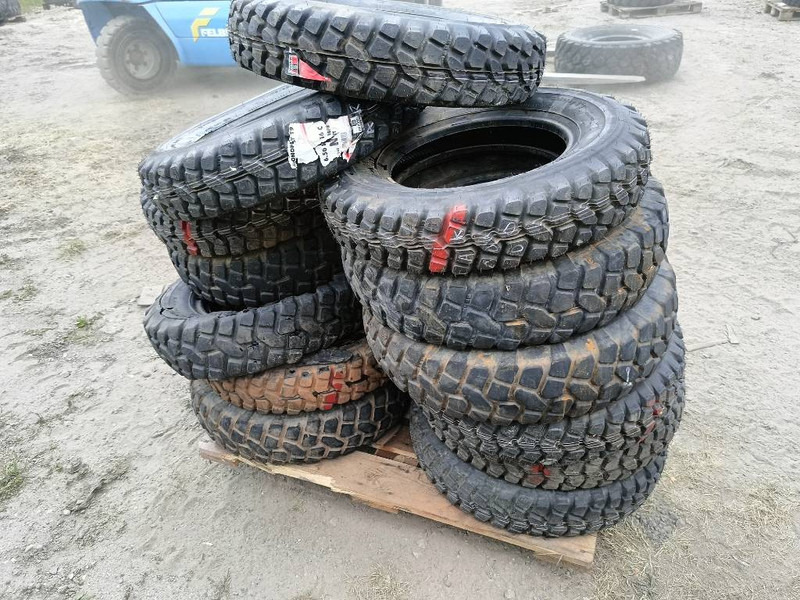 Michelin 6,50 R16 C 7,00R16 C 22/100R16 255/100R16 banden l - Neumáticos y llantas para Maquinaria de construcción: foto 2 Michelin 6,50 R16 C 7,00R16 C 22/100R16 255/100R16 banden l - Neumáticos y llantas para Maquinaria de construcción: foto 2