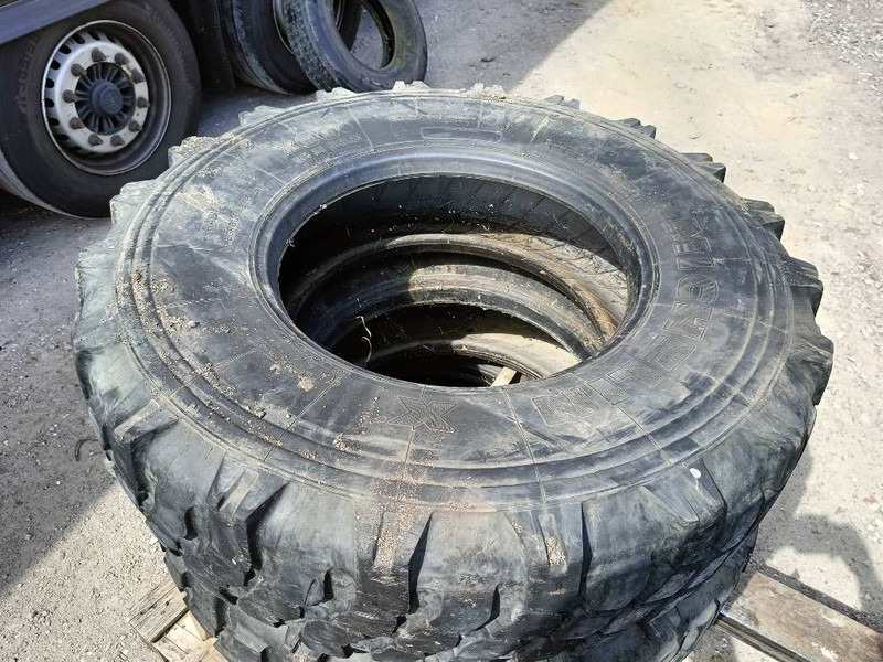 Michelin continental band 13R22.5 , 315/80R22.5 , 13R22,5 l - Neumáticos y llantas para Maquinaria de construcción: foto 3 Michelin continental band 13R22.5 , 315/80R22.5 , 13R22,5 l - Neumáticos y llantas para Maquinaria de construcción: foto 3