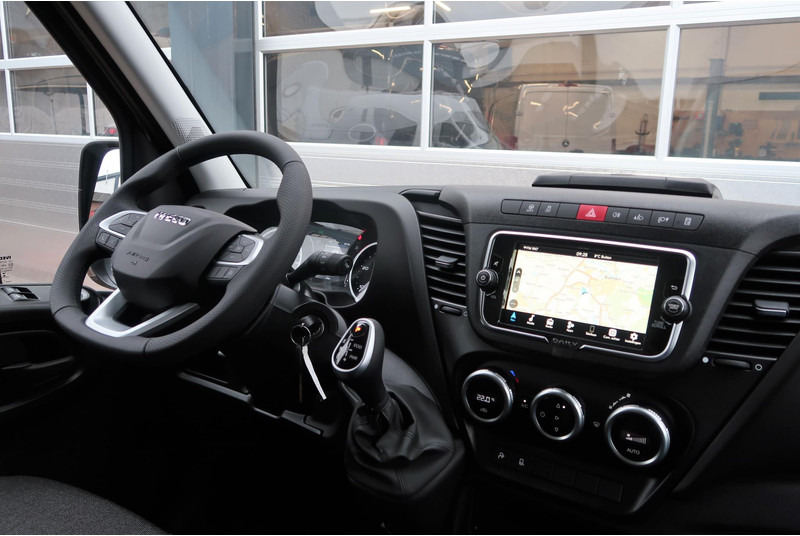 Iveco Daily 35S18HV 3.0 L2H2 AUT/ 2X SCHUIFDEUR/ CAMERA/ LED/ CRUISE/ CLIMA/ NAVI - Furgón: foto 5 Iveco Daily 35S18HV 3.0 L2H2 AUT/ 2X SCHUIFDEUR/ CAMERA/ LED/ CRUISE/ CLIMA/ NAVI - Furgón: foto 5