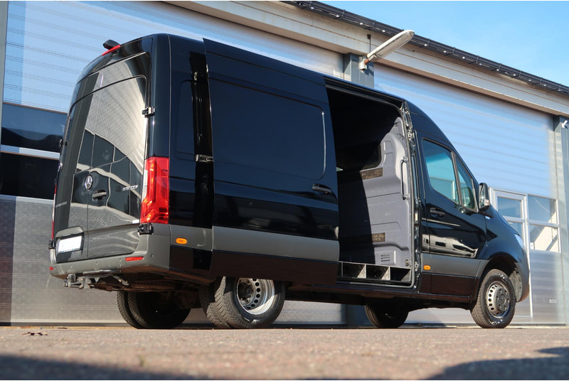 Mercedes-Benz Sprinter 519 3.0 CDI L2H2 V6 AUT/ CAMERA/ 2X DEUR/ 1EIG/ CRUISE/ CLIMA/ TREKHAAK - Furgón: foto 5 Mercedes-Benz Sprinter 519 3.0 CDI L2H2 V6 AUT/ CAMERA/ 2X DEUR/ 1EIG/ CRUISE/ CLIMA/ TREKHAAK - Furgón: foto 5