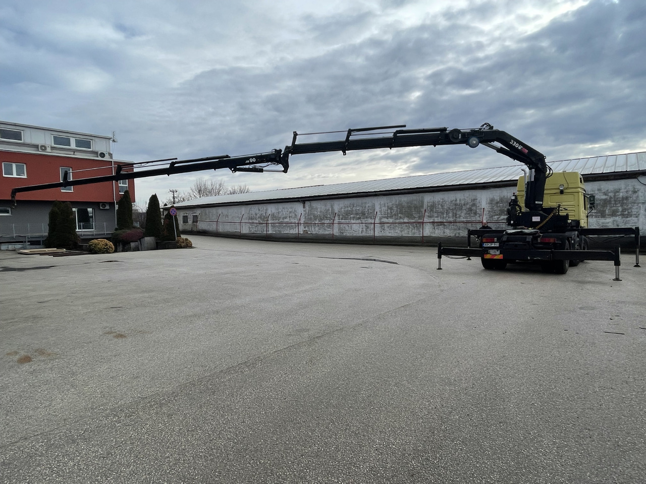 Cabeza tractora MAN F2000 413 6x2 Manual CRANE Hiab 330+jib 90 21m: foto 7 Cabeza tractora MAN F2000 413 6x2 Manual CRANE Hiab 330+jib 90 21m: foto 7