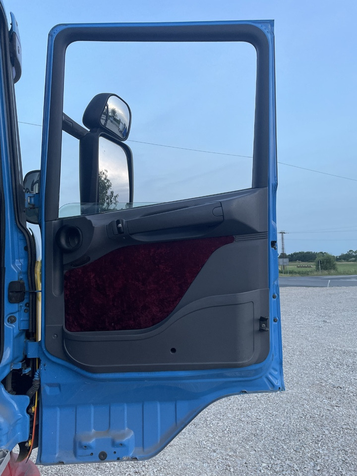 Camión portavehículos para transporte de equipos pesados SCANIA 164 480 V8 GS MEPPEL: foto 11