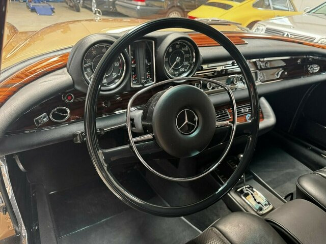 MERCEDES-BENZ 280 SE Cabrio W111 BRABUS-Classic Restauration - Descapotable: foto 5 MERCEDES-BENZ 280 SE Cabrio W111 BRABUS-Classic Restauration - Descapotable: foto 5
