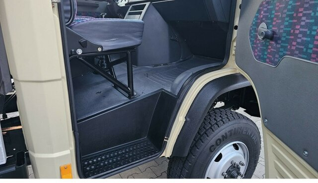 MERCEDES-BENZ 814 DA T2 Vario 4x4 Allrad... - Cámper: foto 4 MERCEDES-BENZ 814 DA T2 Vario 4x4 Allrad... - Cámper: foto 4