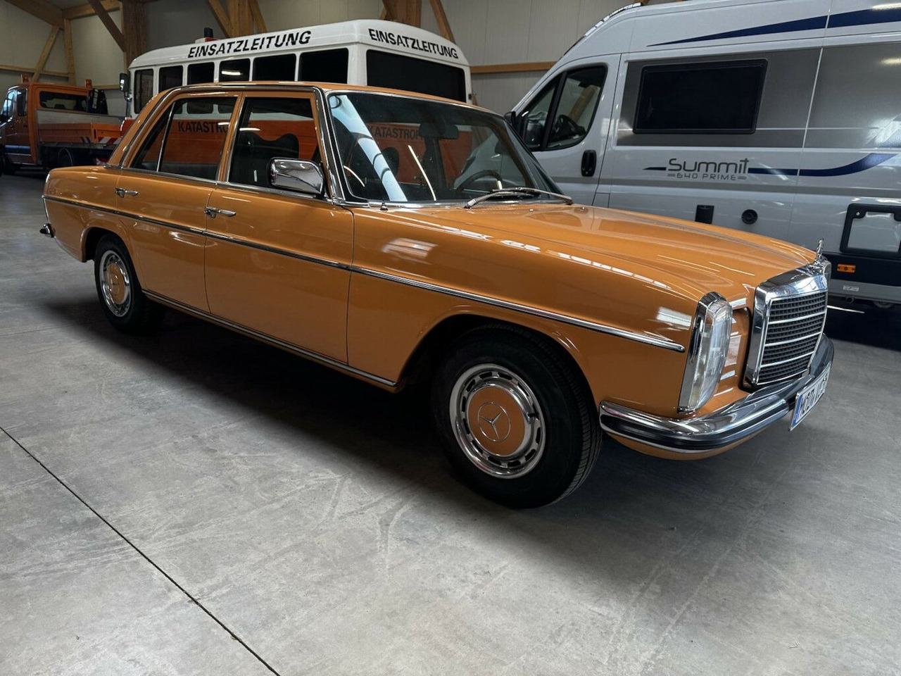 Mercedes-Benz 200 D/8 - Sedan: foto 4 Mercedes-Benz 200 D/8 - Sedan: foto 4