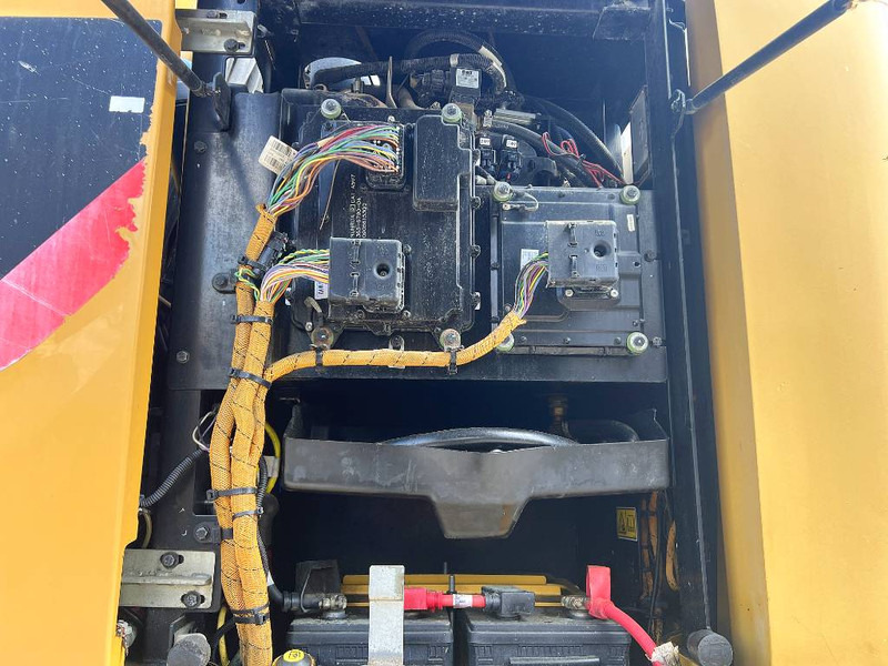 Manipulador de materiales para transporte de basura Cat MH 3022    2015    CE: foto 15